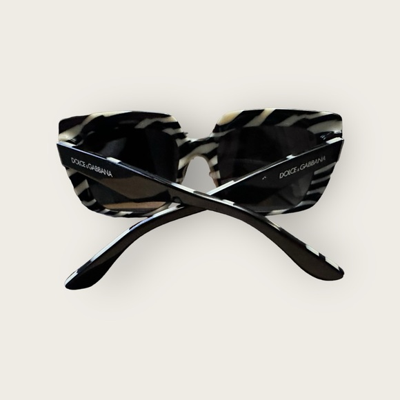 🕶️NWT Dolce & Gabbana 💯 Authentic sunglasses in black/white zebra design.🕶️ - Picture 4 of 10